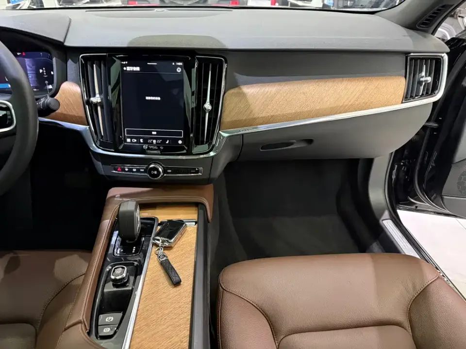 Volvo S90
