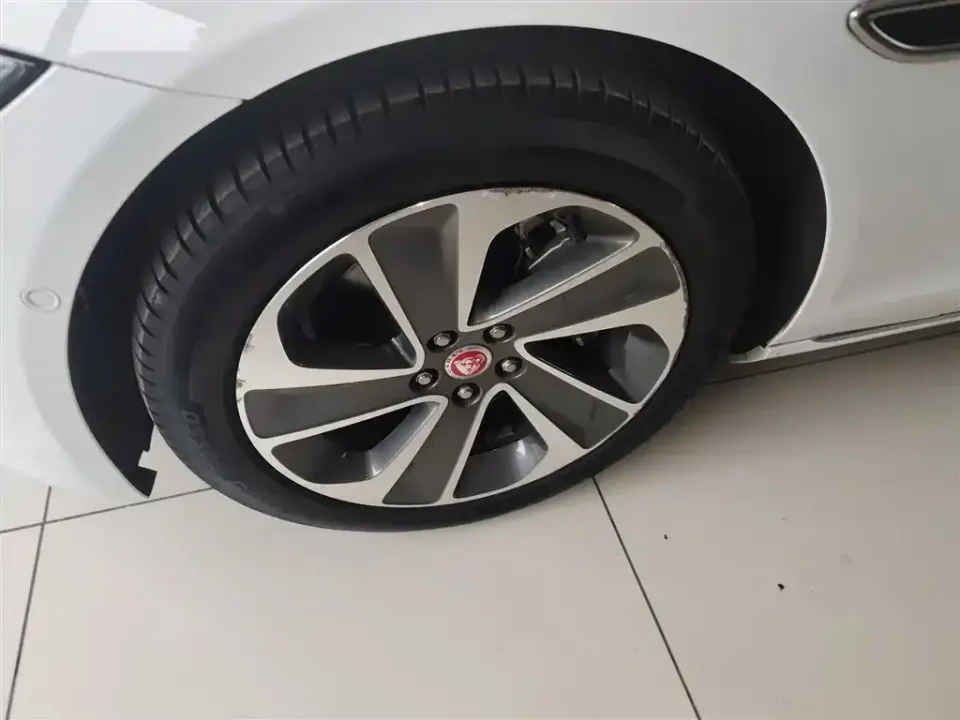 Jaguar XFL