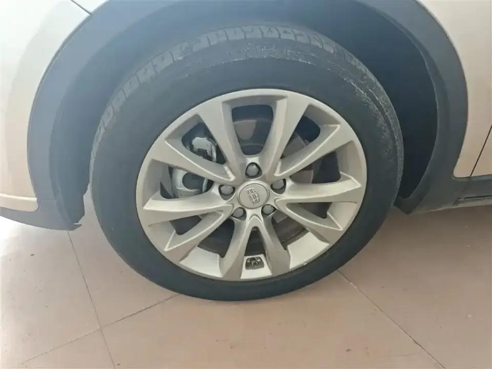 Geely Emgrand GS
