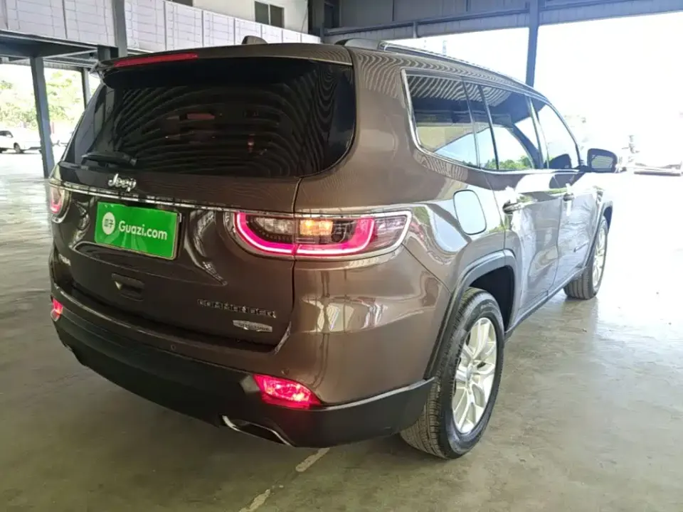 Jeep Commander