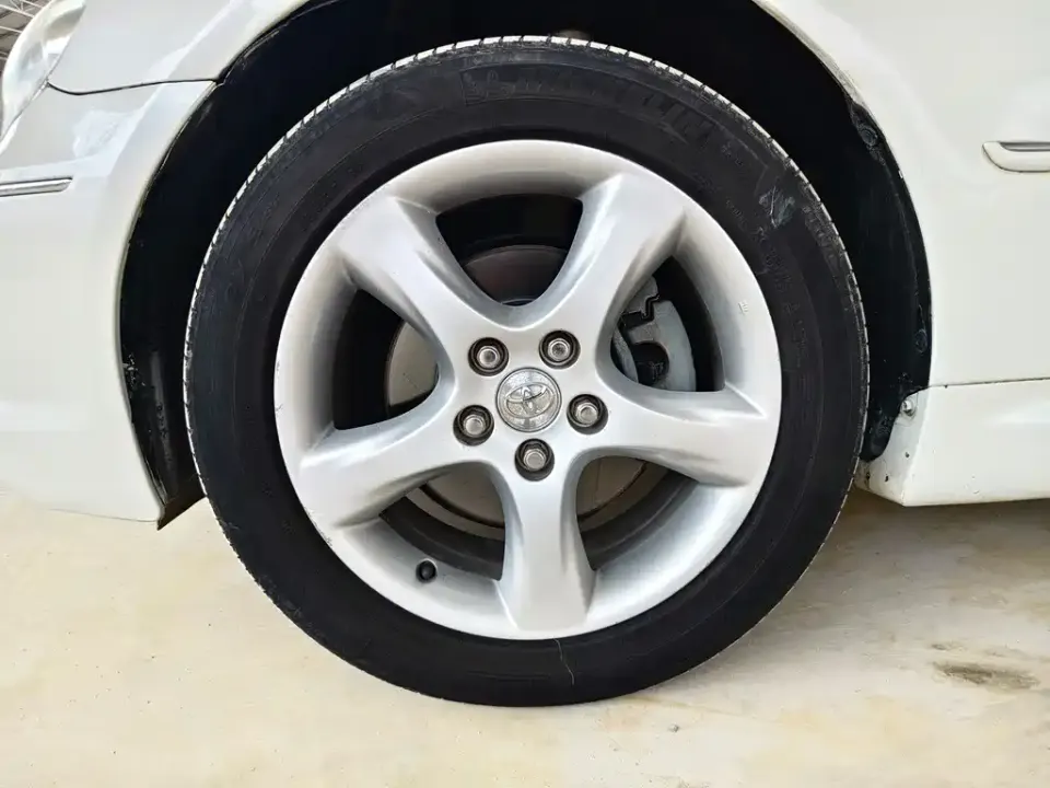 Toyota Reiz