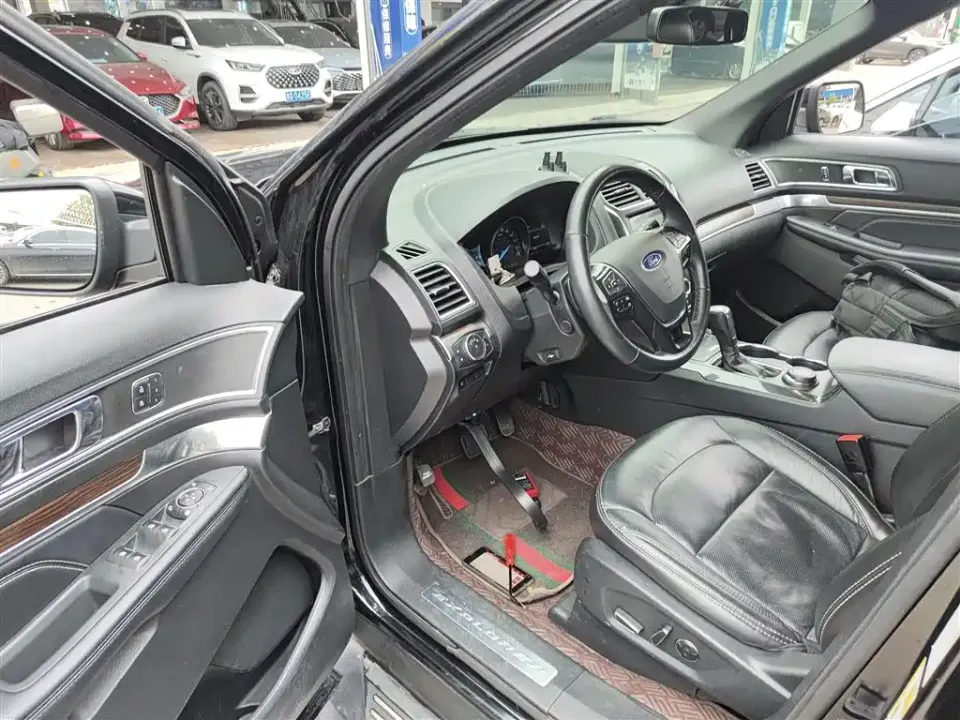 Ford Explorer (Import)