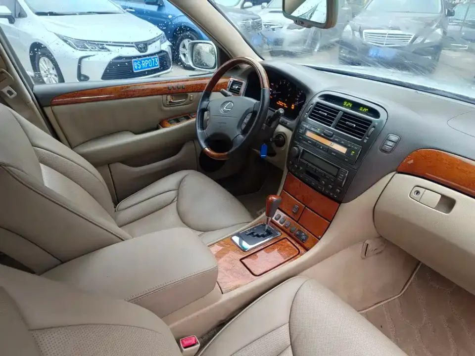 Lexus LS