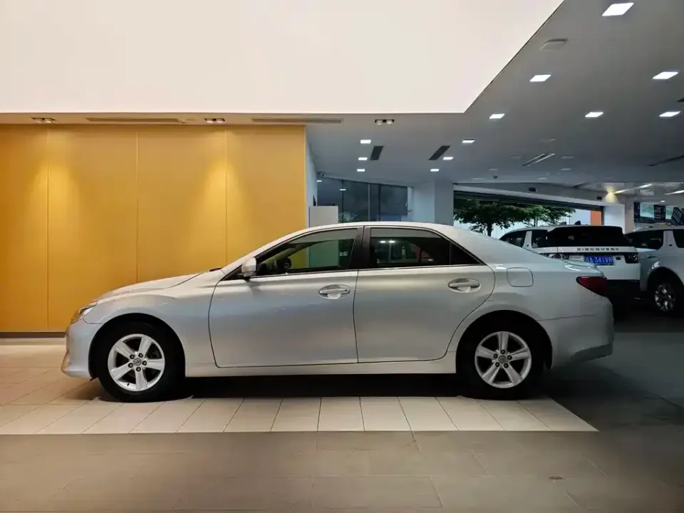 Toyota Reiz