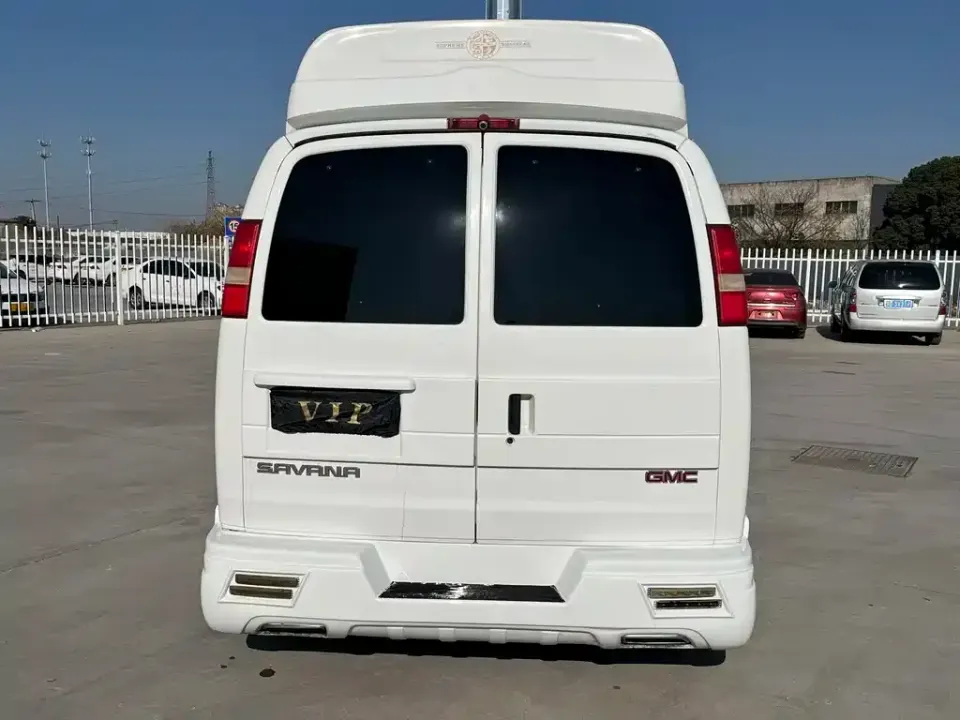 GMC Savana