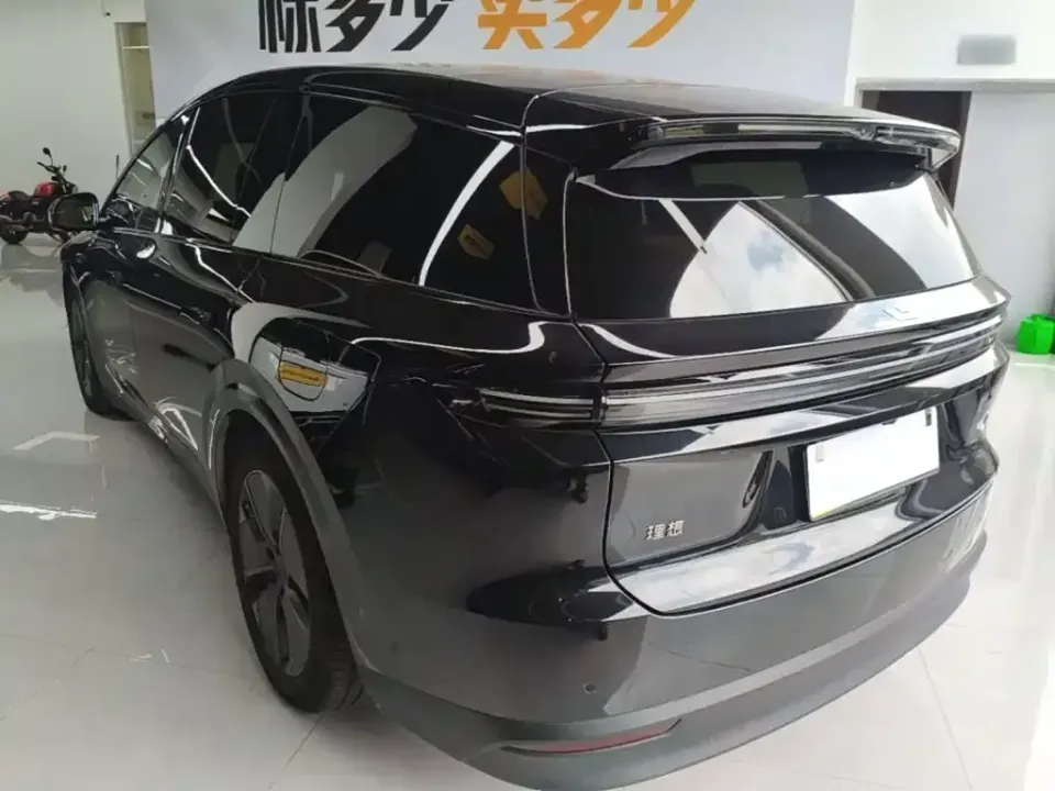 Li Li i8