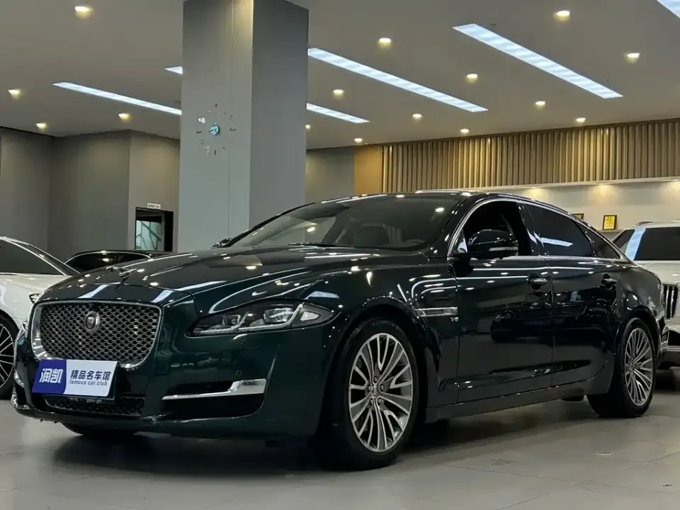 Jaguar XJ