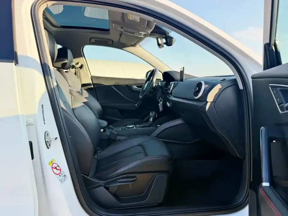 Audi Q2L