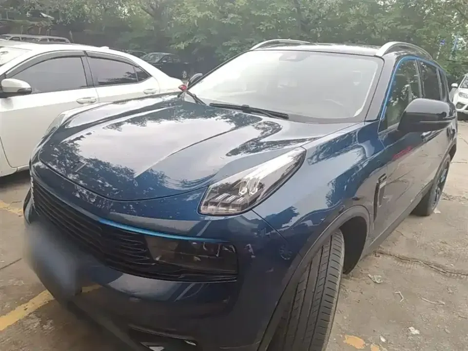 Lynk & Co 01