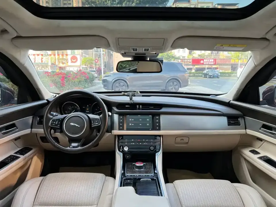 Jaguar XFL