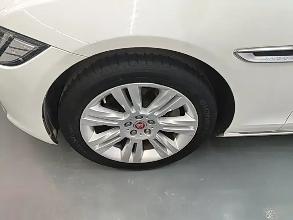 Jaguar XFL