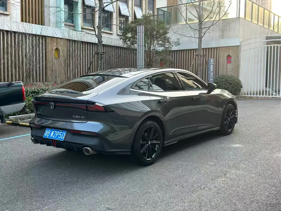 Changan UNI-V