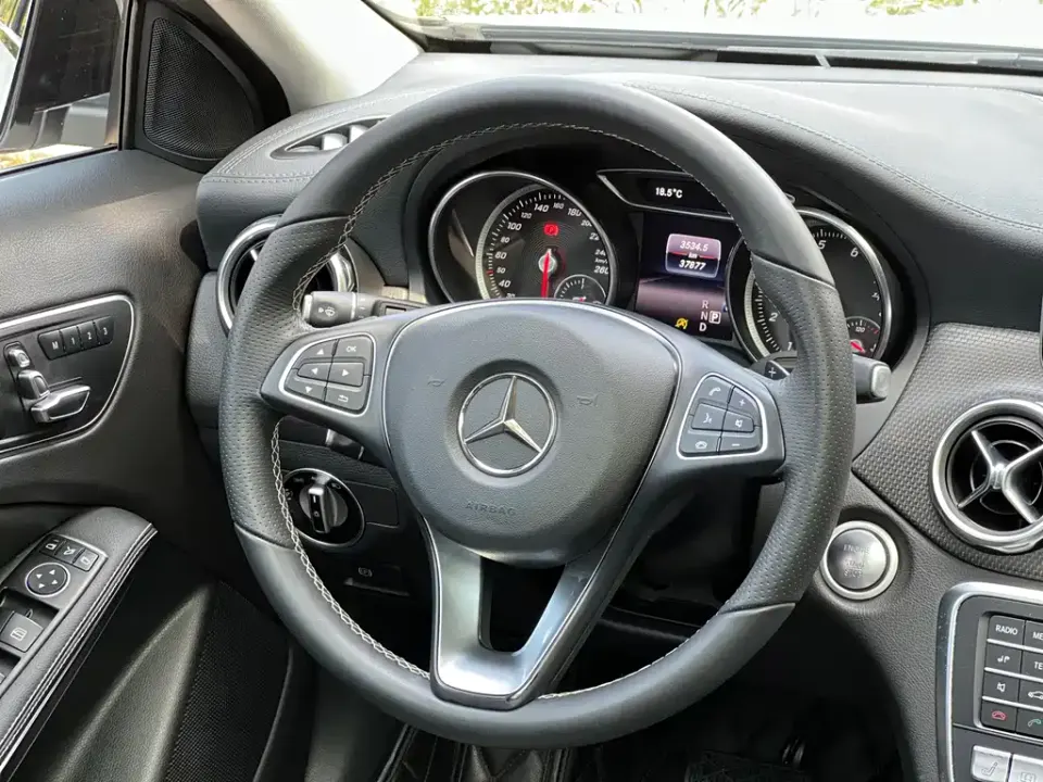 Mercedes-Benz GLA