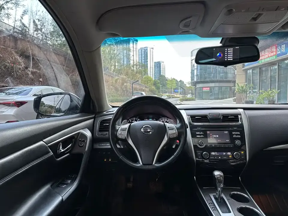 Nissan Teana