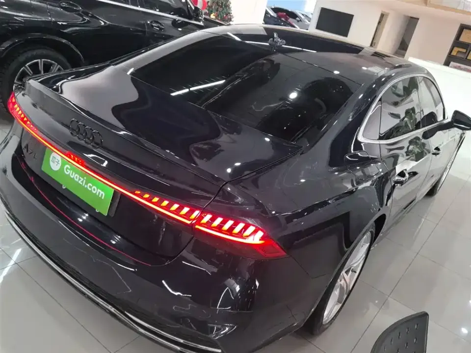 Audi A7L