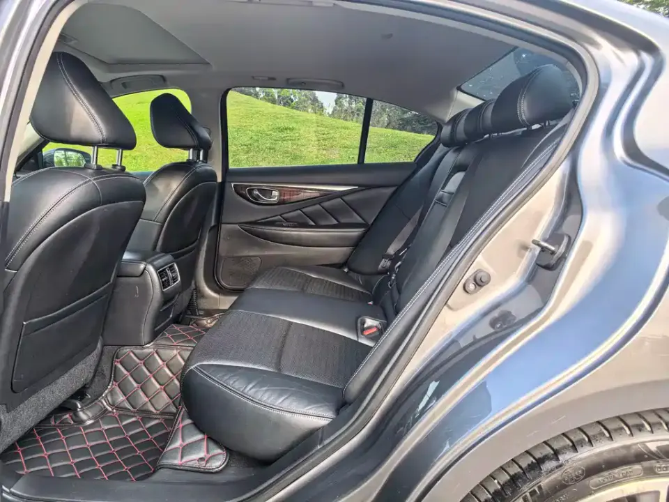 Infiniti Q50L