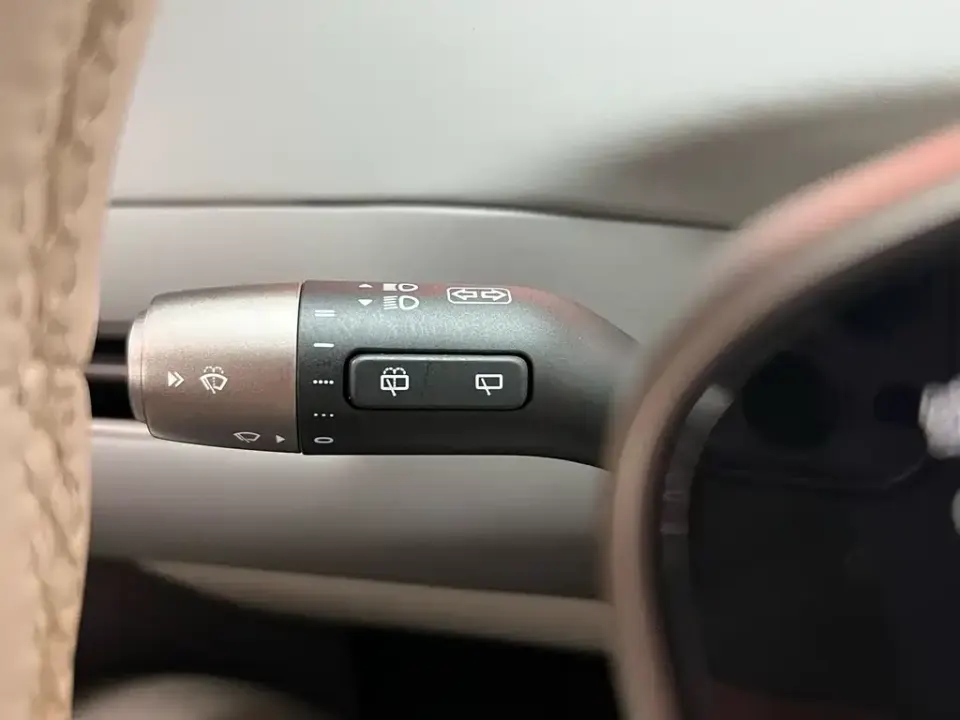 Li Li i6