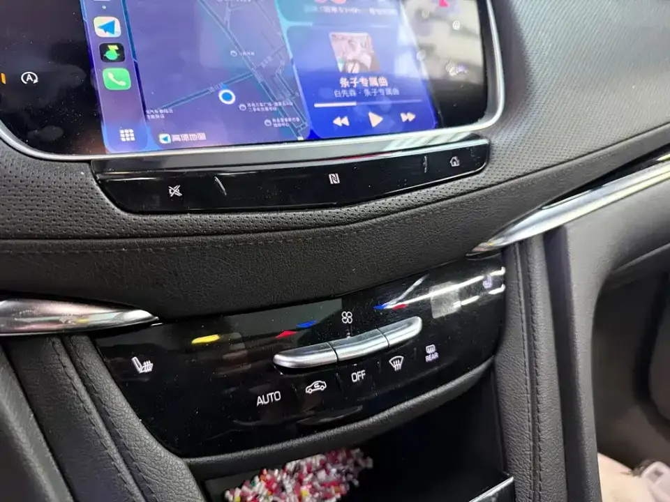 Cadillac XT6