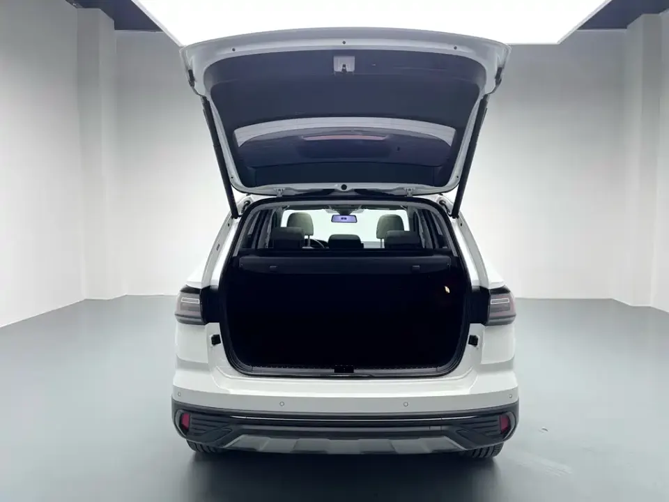 Volkswagen Tharu