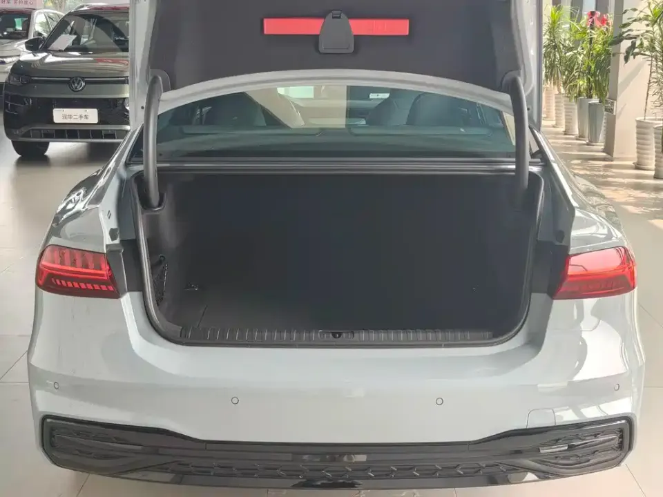 Audi A7L