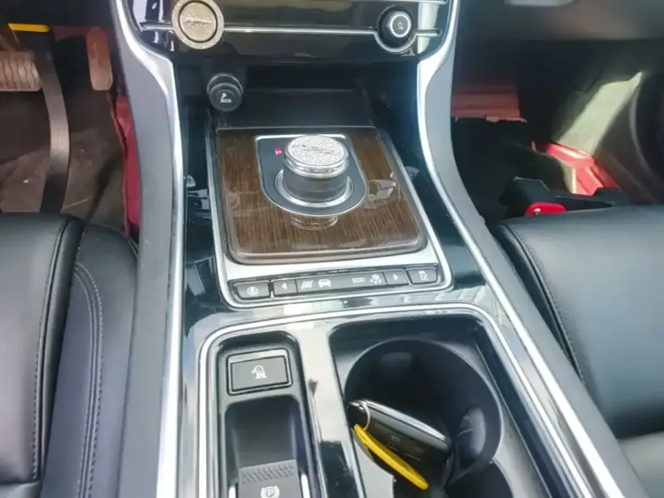 Jaguar XFL