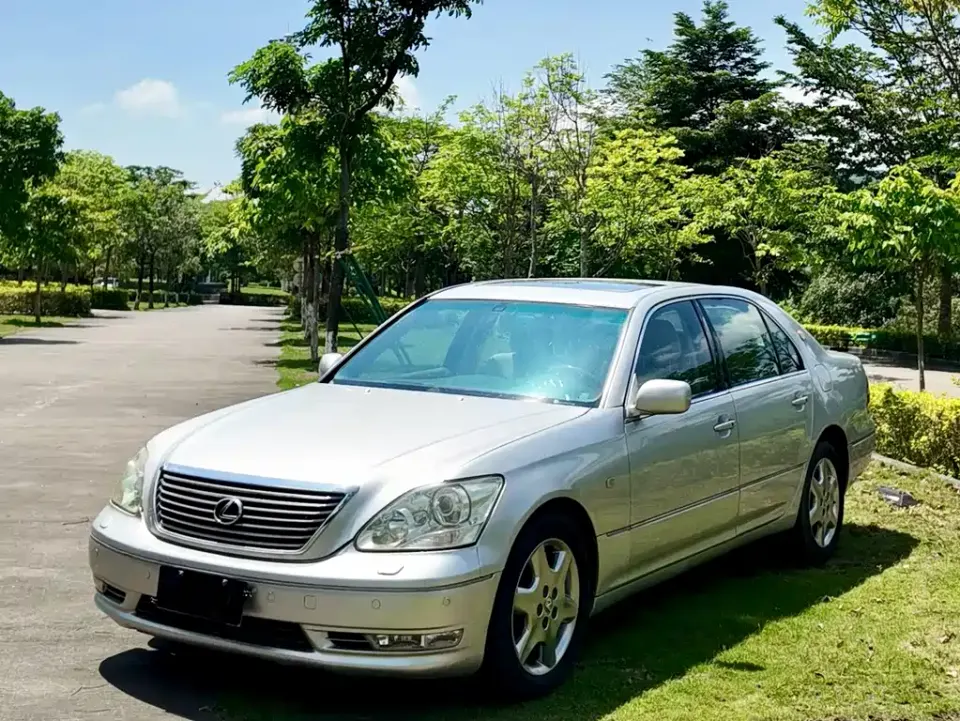 Lexus LS