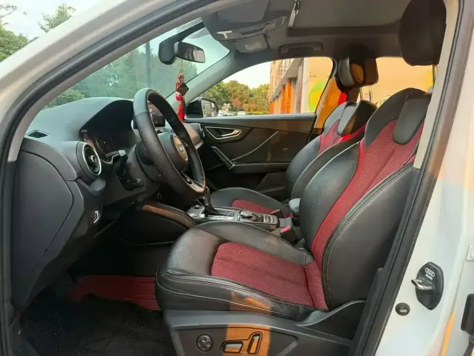 Audi Q2L