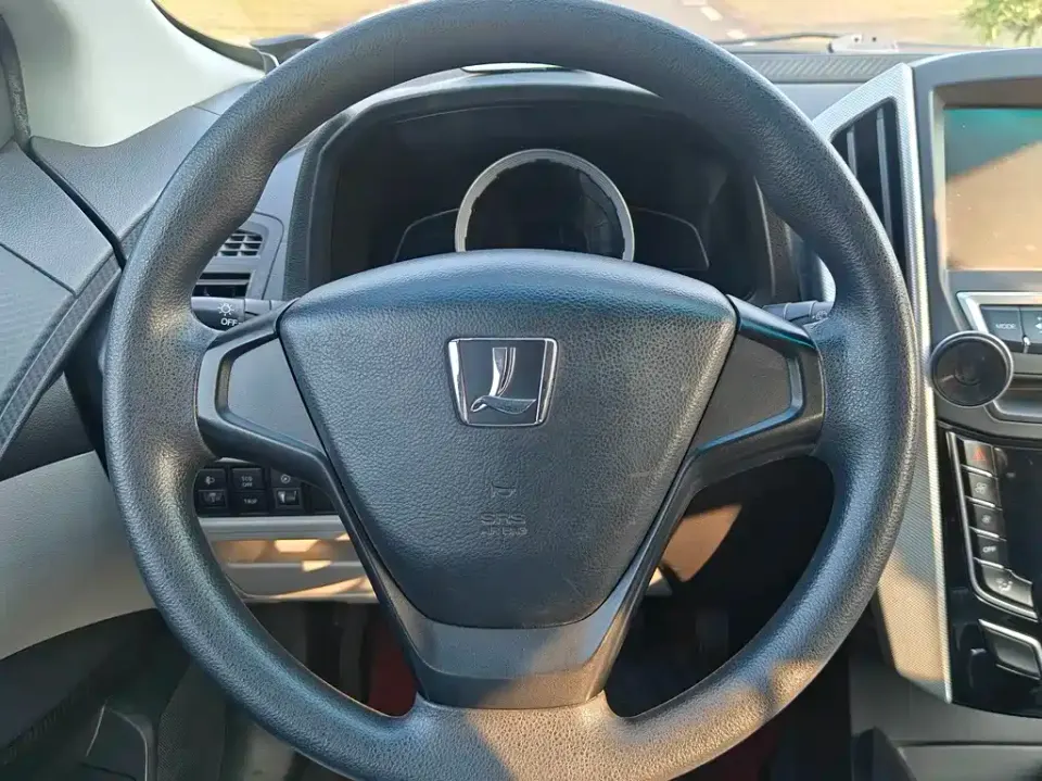 Luxgen U6