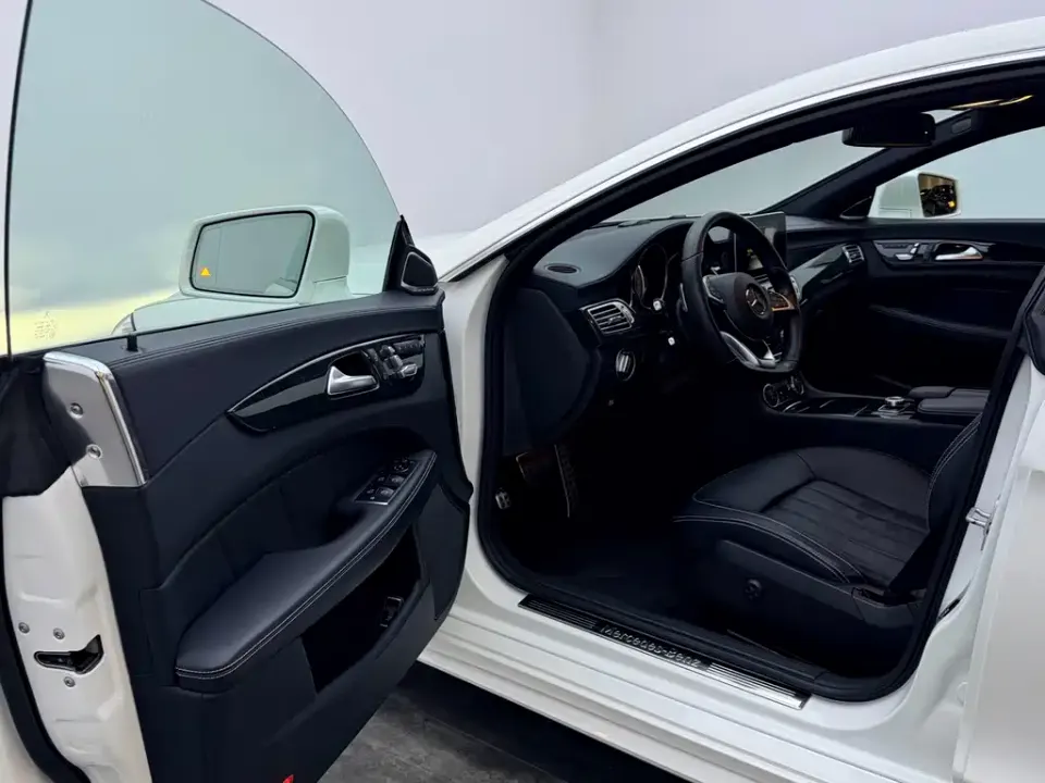 Mercedes-Benz CLS