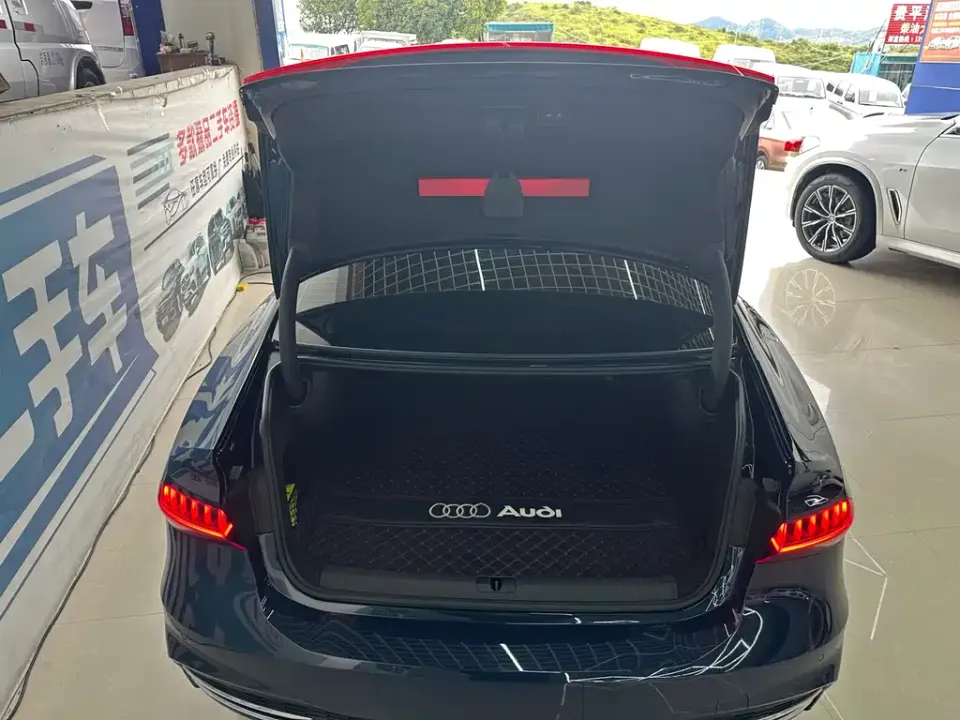 Audi A7L