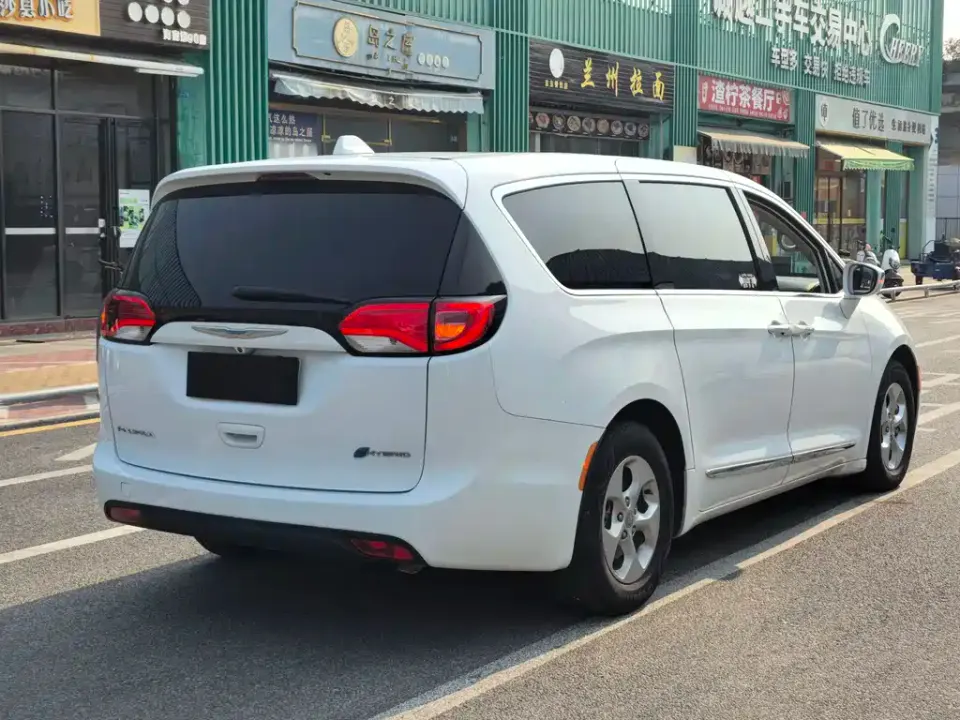 Chrysler Grand Voyager PHEV (Import)