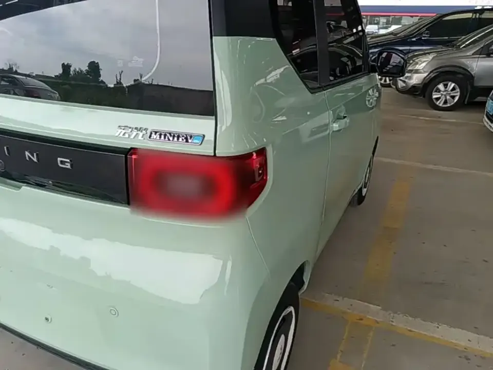 Wuling MINIEV