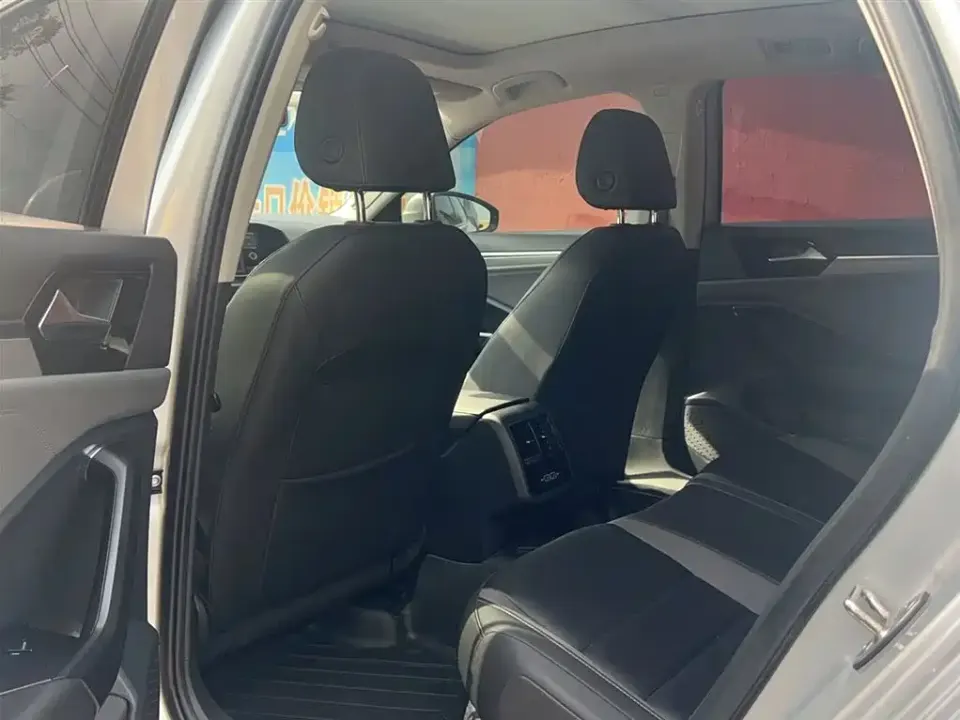 Volkswagen Sagitar