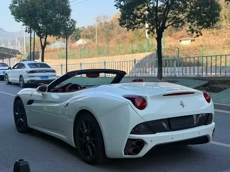 Ferrari California T