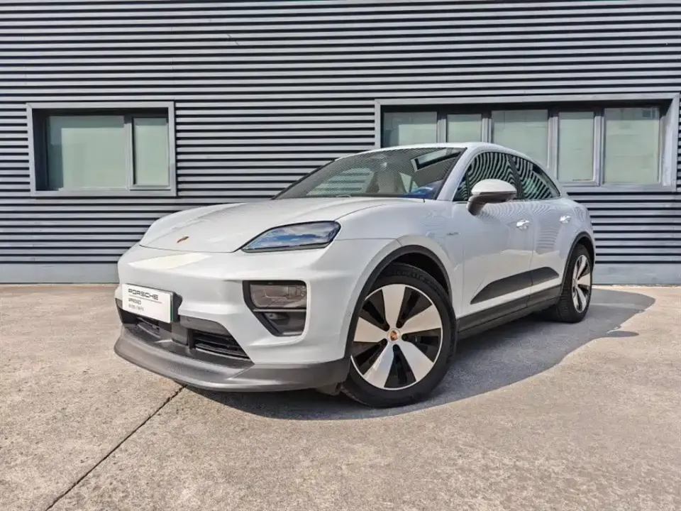 Porsche Macan EV