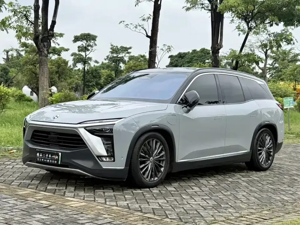Nio ES8