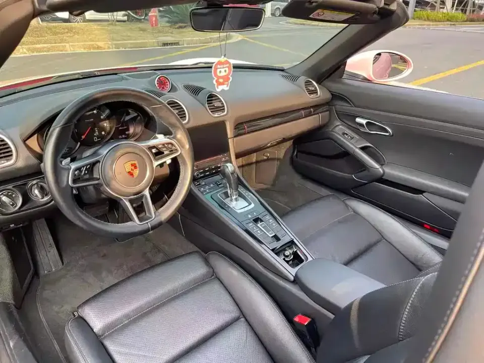 Porsche 718