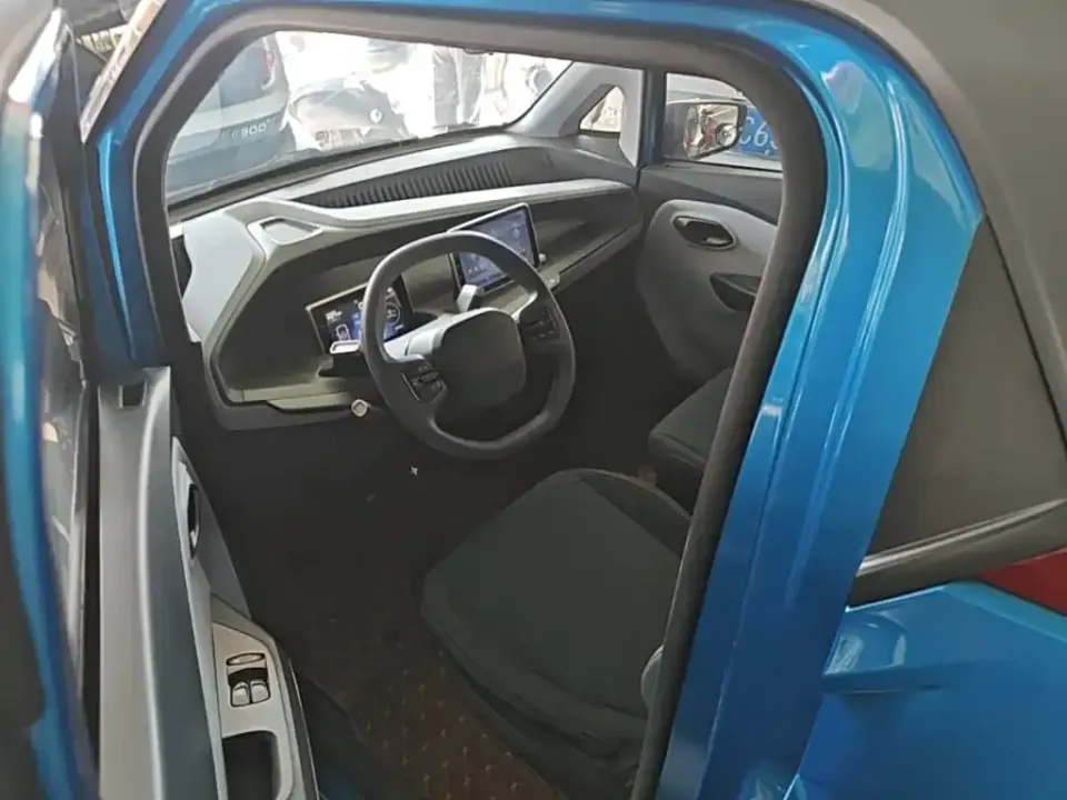 Baojun E200