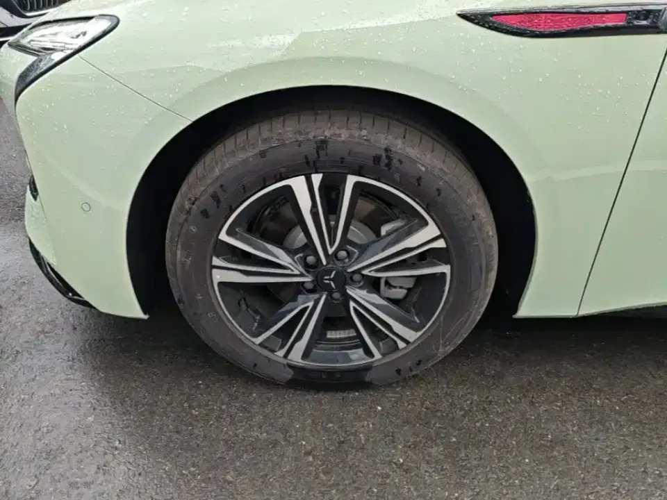 Hongqi Hongqi EH7