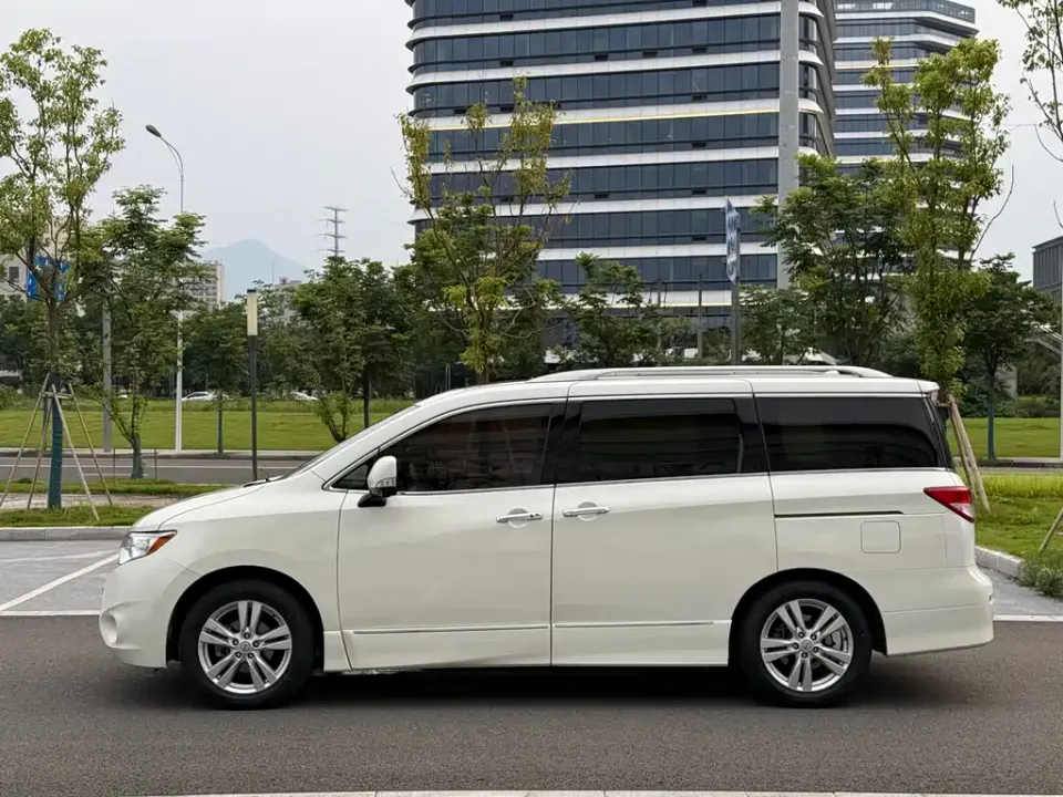 Nissan Quest