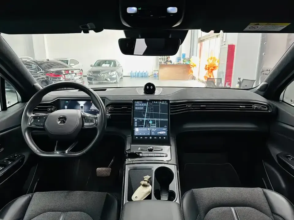 Nio EC6