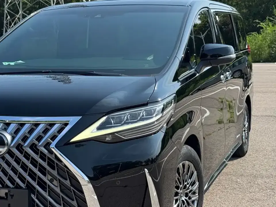 Lexus LM