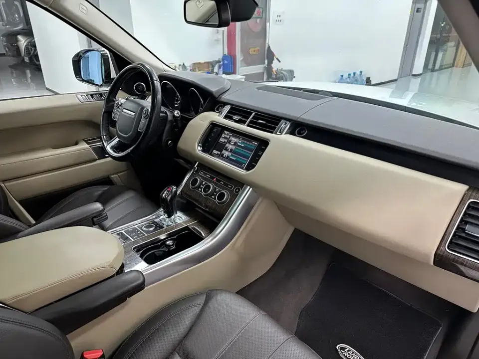 Land Rover Sport