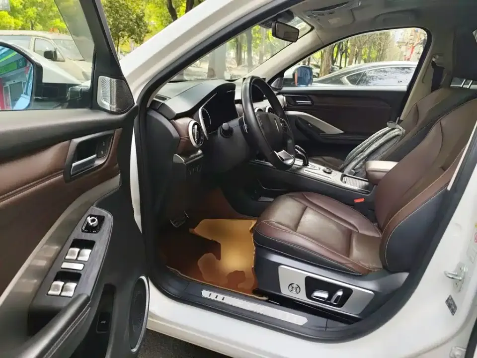 WEY Wey VV6