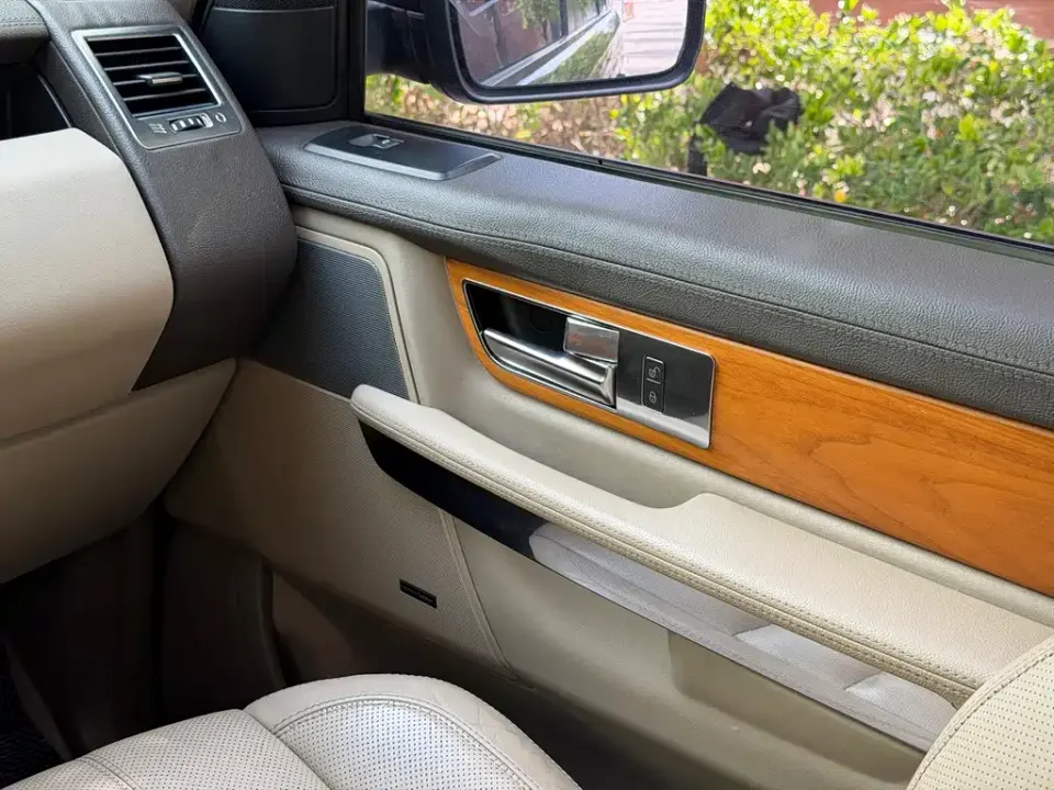 Land Rover Sport