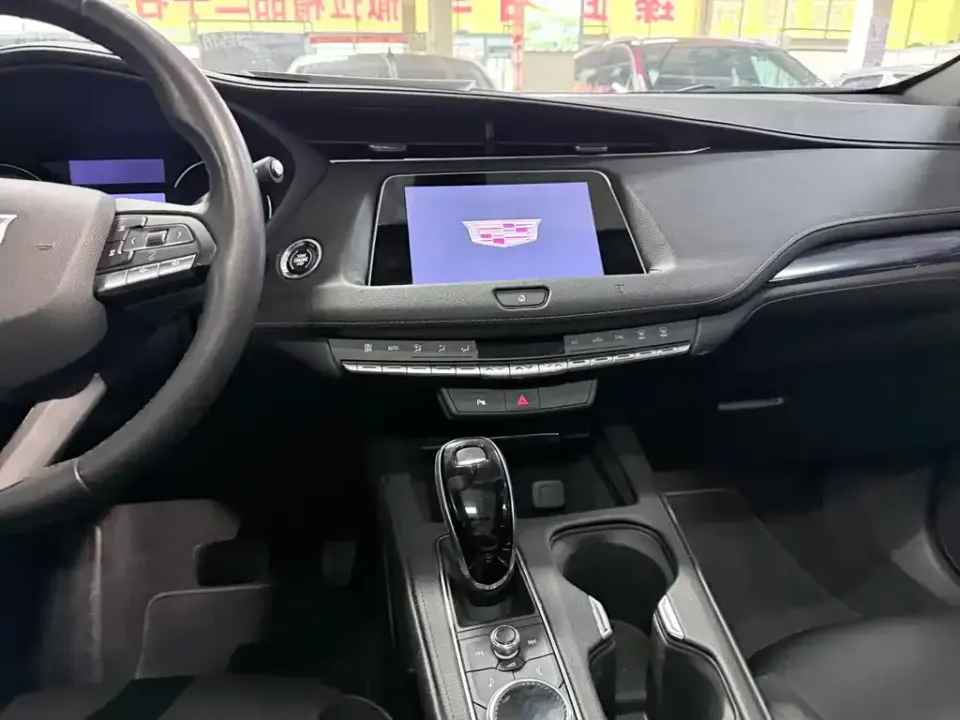 Cadillac XT4
