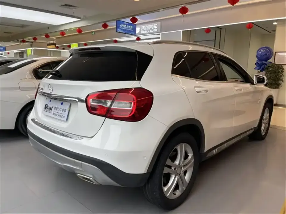 Mercedes-Benz GLA