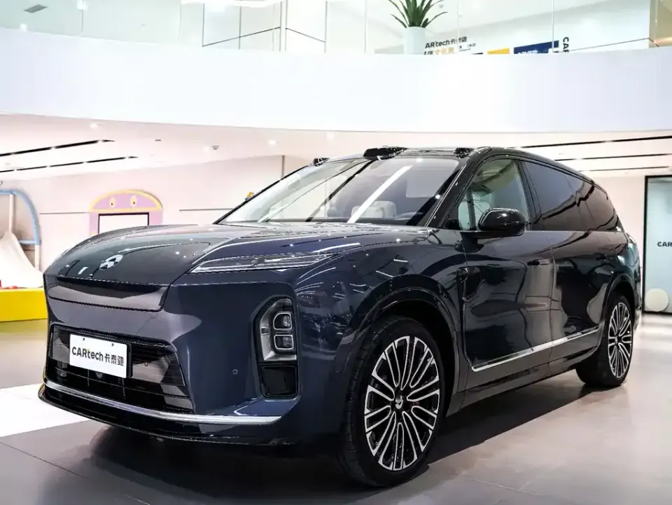 Nio ES8