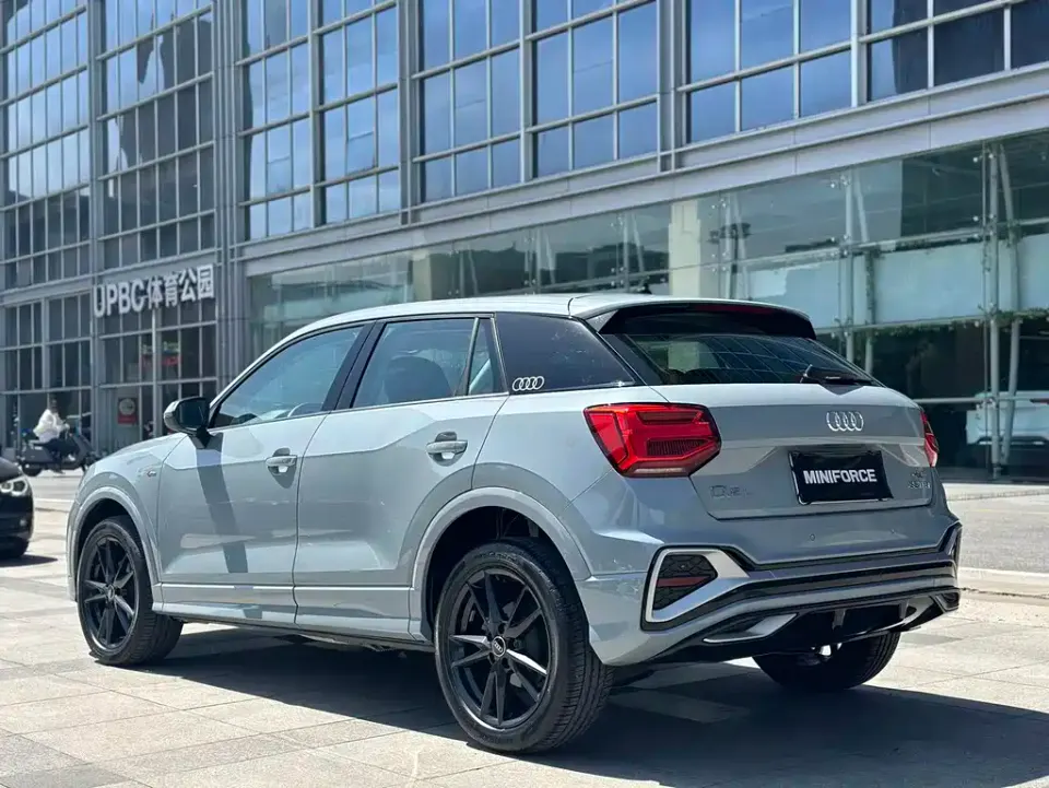 Audi Q2L