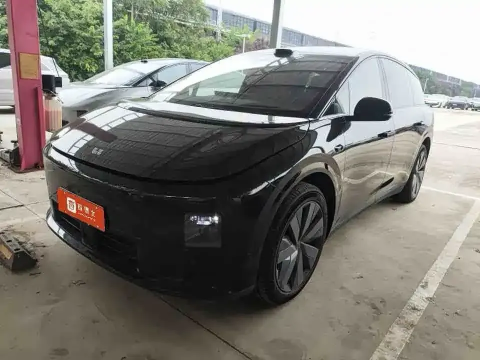 Li Li i8
